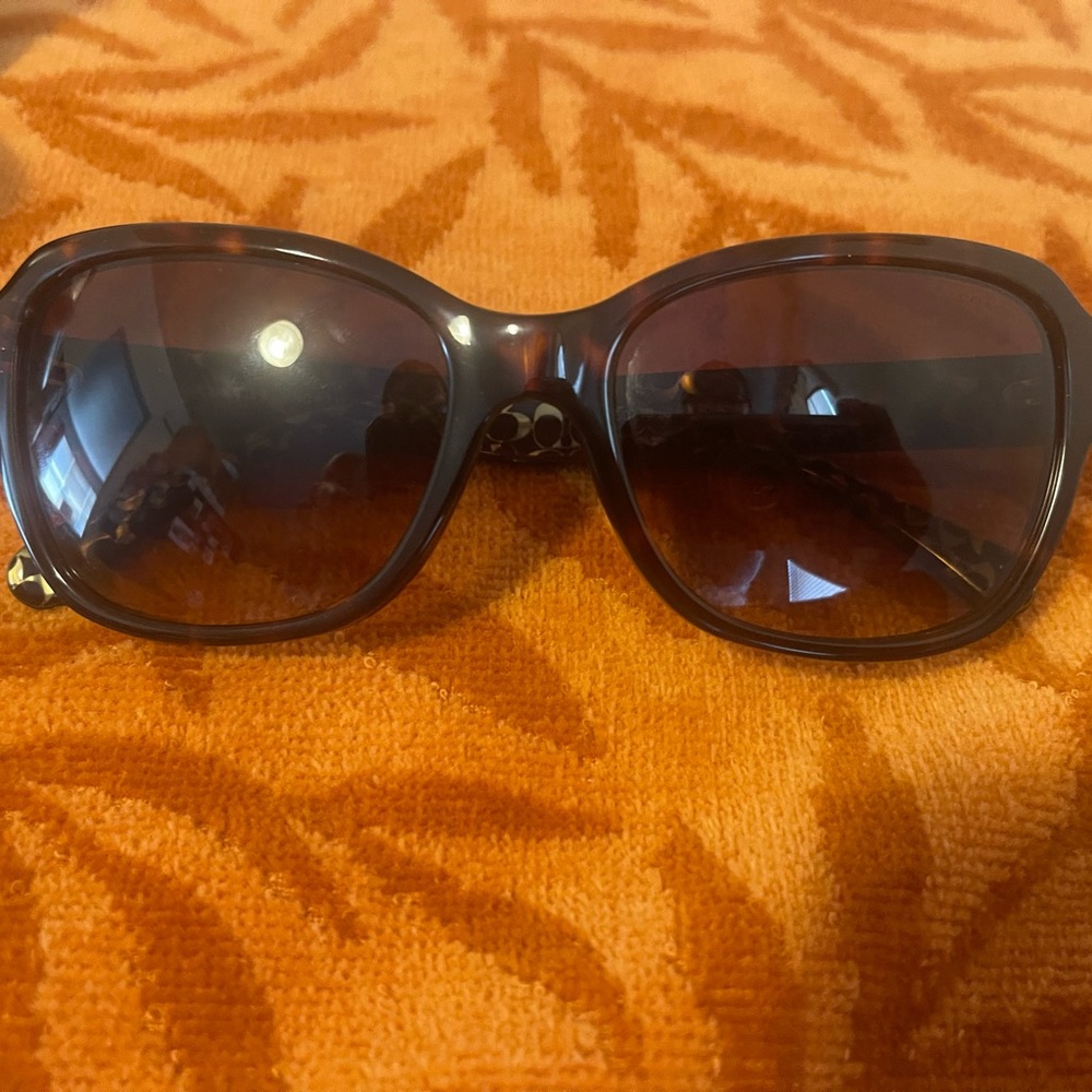 Coach Sunglasses - Picture 5 of 6